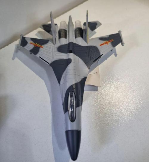 F-16 Fighting Falcon Gri Siyah Kamuflaj Desenli Çek Bırak Askeri Oyuncak Uçak 21 cm