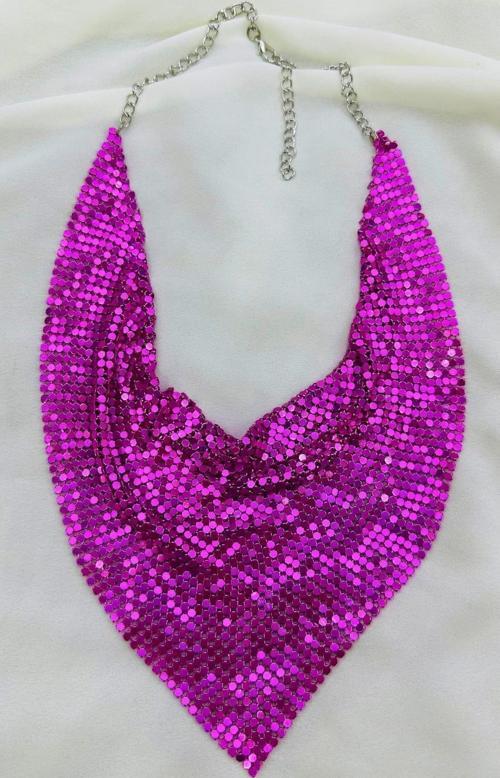 	ŞAL MODEL ZIRH METAL TASARIM KOLYE FUŞYA