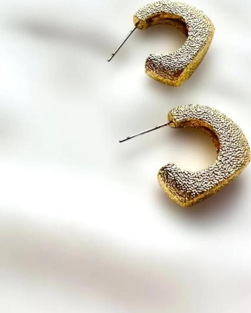 KUM DESESNLİ GOLD KÜPE 2 Cm.