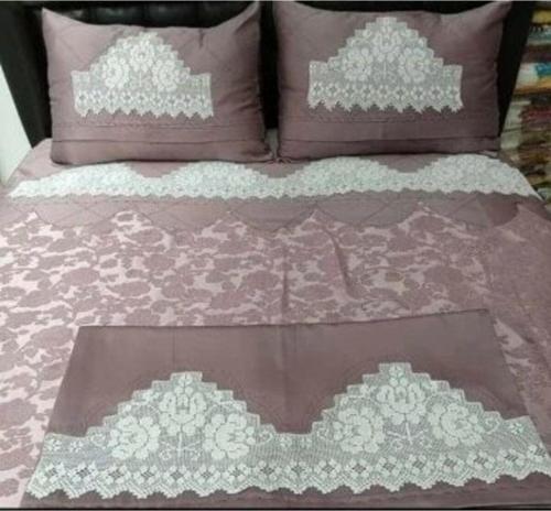 Koyu Pudra El İşi Dantel Pike Takımı