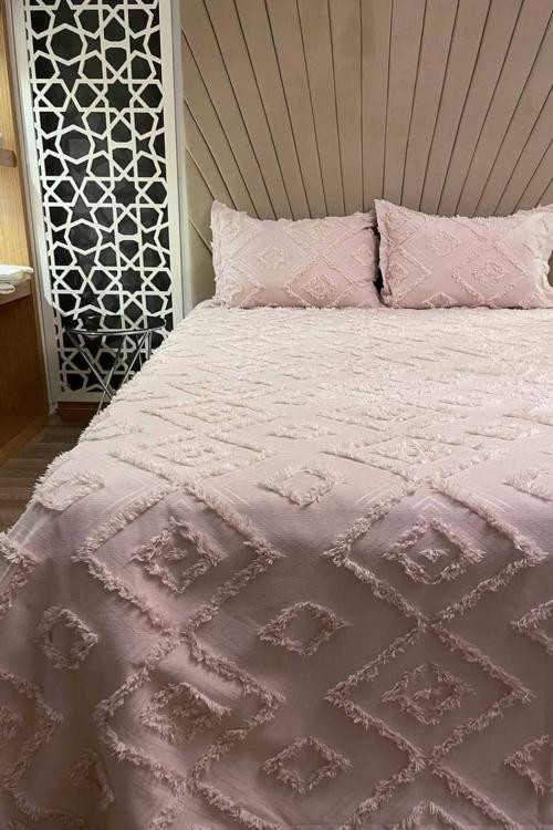 İskandinav Pudra Çift Kişilik Püsküllü Yatak Örtüsü 245X255 1 Yastık 50X75