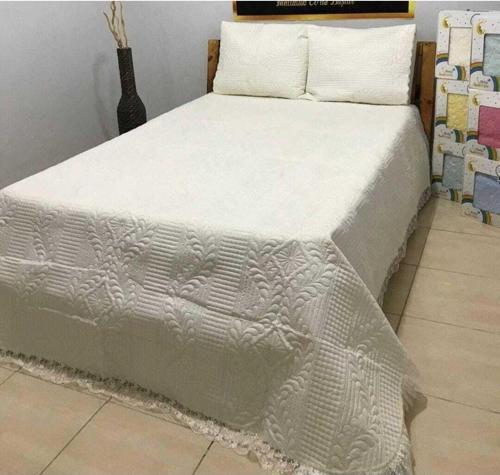 Linda Yatak Örtüsü 6 Parça Kremm