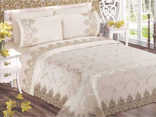 Etz Home Natural Prenses 6Parça Şönil Dantelli Boncuk Işlemeli Abiye Pike Takımı