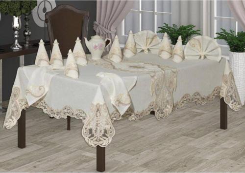 Bej 26 Parça Azra Fransız Dantelli Yemek Takımı Pikolu