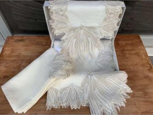 Alena Masa Örtüsü 12 Kişilik Dantelli Linen Kumas Krem Sofra Takımı