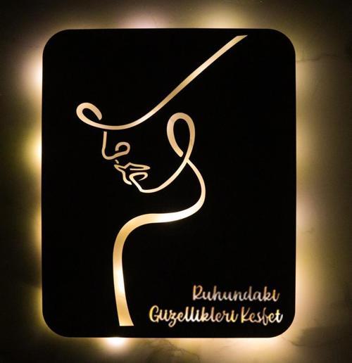 Işıklı Kişiselleştirilebilir Kadın Temalı Tablo Perla Dekoratif Gece Lambası 40 cm