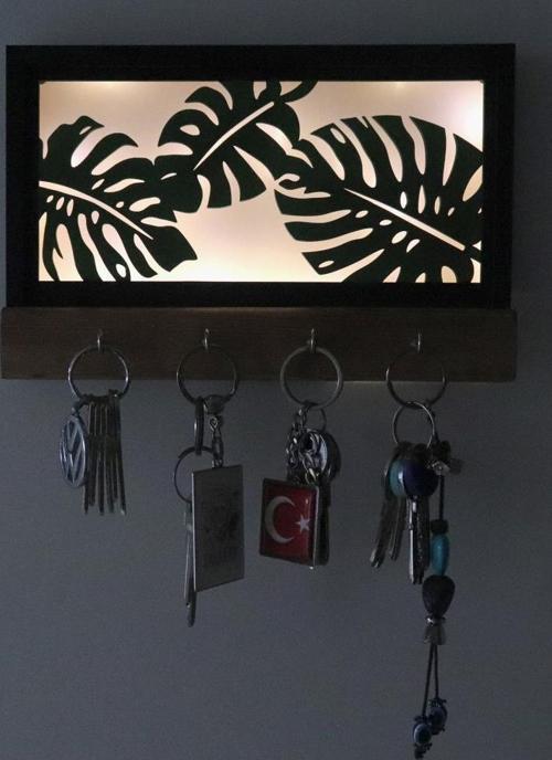 Işıklı Dekoratif Yaprak Temalı Ahşap Organizer Anahtar Askılığı