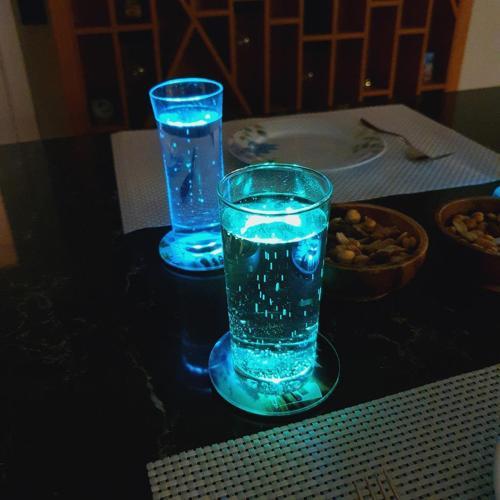 Işıklı Rakı Ya Bilenle Ya Dinleyenle Ya Güzelle İçilir Bardak Altlığı