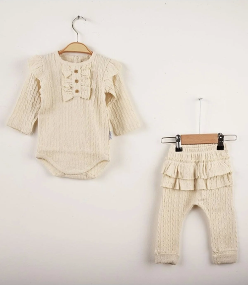 3-9 Ay Kız Bebek Takımı Büzgü Detay Fırfırlı 2'li Krem