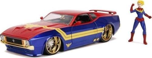 1:24 1973 Ford Mustang ve Captain Marvel Figürü