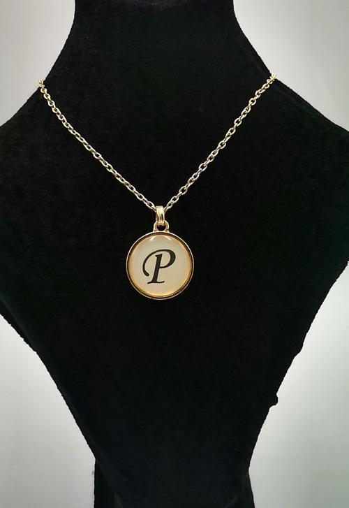 Gold Renk Büyük Boy Kararmaz ''P'' Harfli Kolye