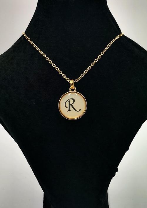 Gold Renk Büyük Boy Kararmaz ''R'' Harfli Kolye