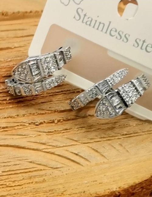 Kararmaz Çelik Lüks Küpe