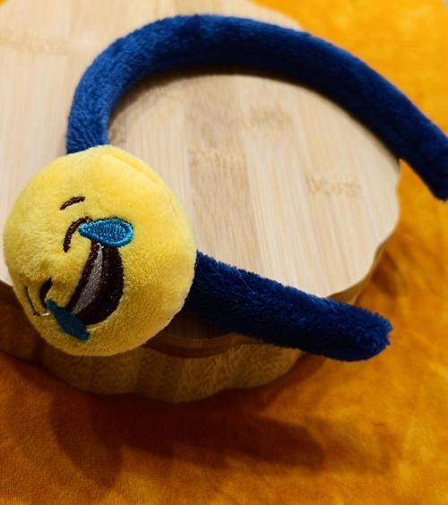 Lüks Emojili  Gösterişli Figürlü  Taç
