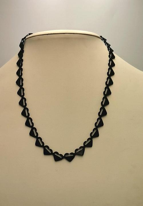 Siyah  Zincir Figürlü Lüks Kararmaz Kolye