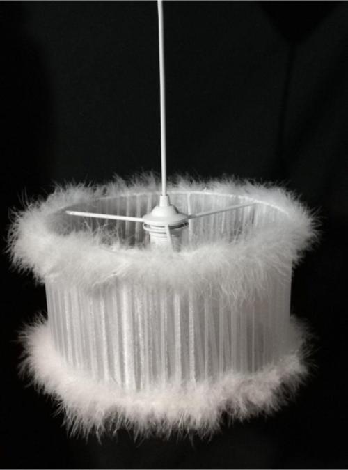 Beyaz Tüylü Yatak Odası Avize Çap 30 Cm
