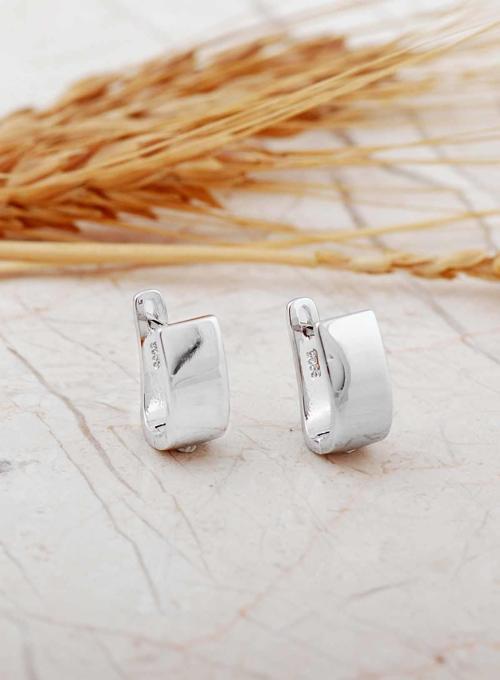 Plaka Tasarım Rodyumlu Gümüş J Küpe 7321