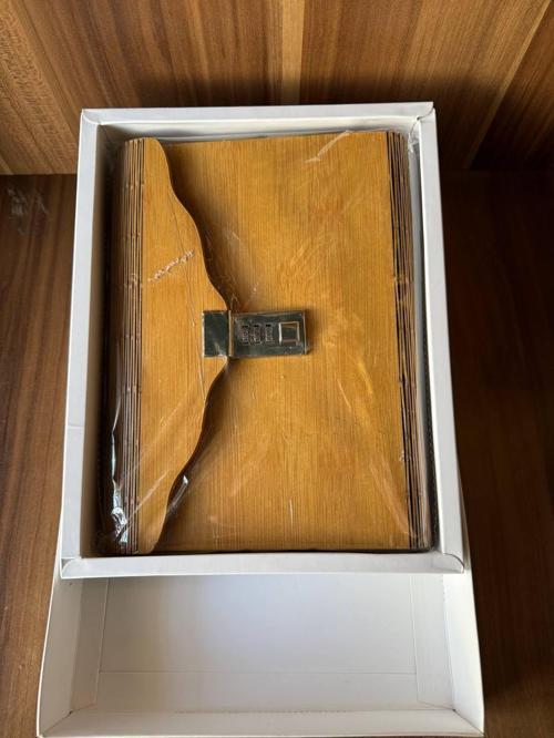 Şifreli Ahşap Kapaklı Defter   Özel Kutusunda  Değiştirilebilir İçerikli