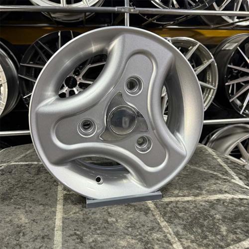 13 inç 3x150 3 BACAK TOROS Gümüş Jant Modeli Renault ( 4 ADET ) 
