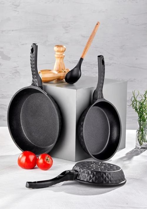 Bella Döküm 3'lü Tava Seti Siyah 20 Cm / 24 Cm / 28 Cm TAC-8066