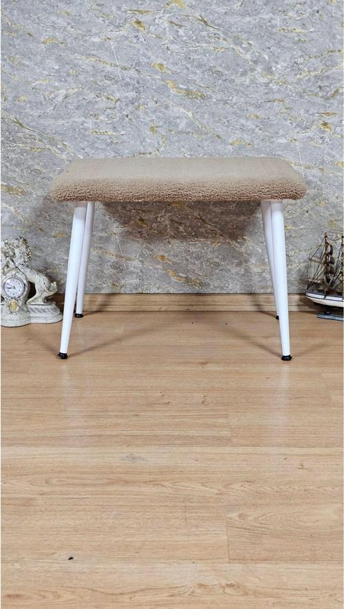 Tedy Kumaşlı 60 cm x 38 cm  Beyaz Sivriltme Ayaklı Oturak KAPİÇİNO Renk Tek Ebat Beden