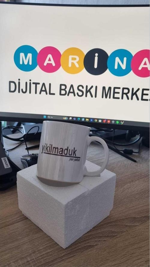 Yıkılmaduk Yan Yattuk  -  Çift Yön Baskılı Kupa Bardak