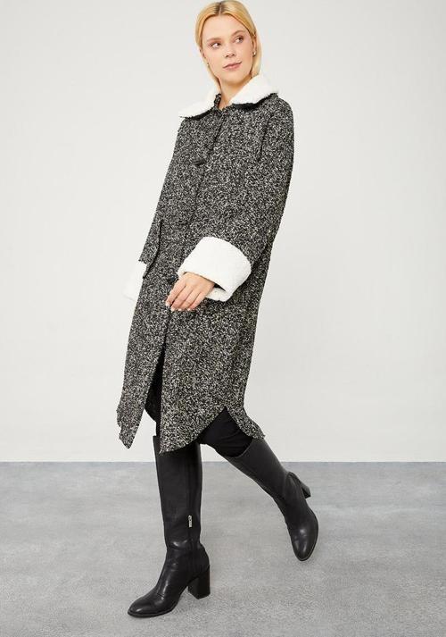 Siyah Yün Detaylı Kısa Kaşe Kaban