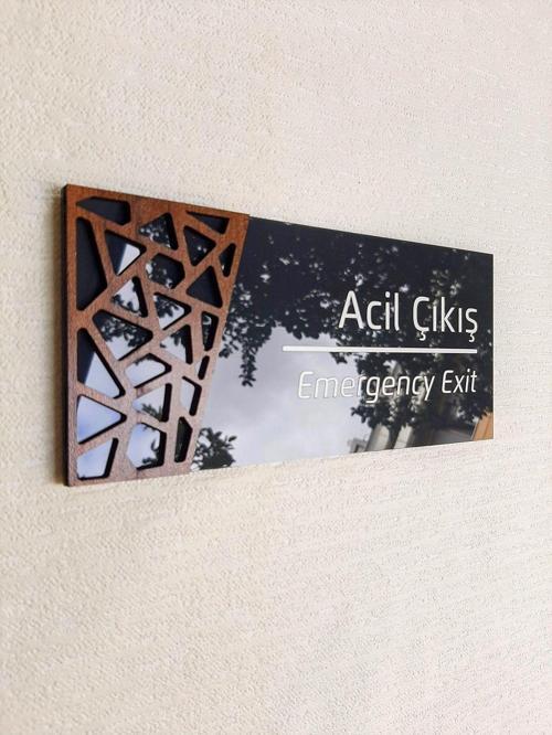 Wooden Serisi Acil Çıkış Uyarı Tabelası