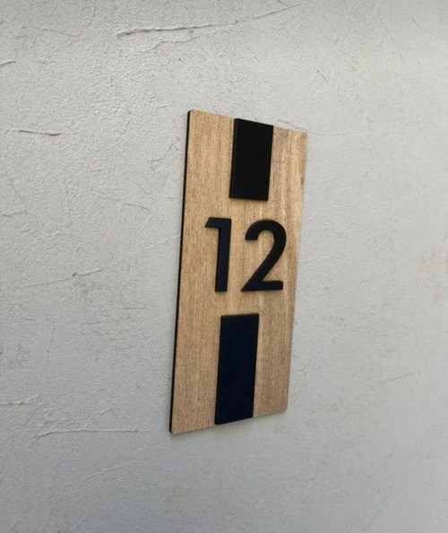Line Serisi Mostar Mdf Üstü Siyah Parlak Pleksi Kapı Numarası