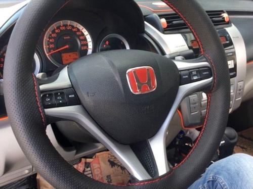Opel Kadett Uyumlu Dikmeli Direksiyon Kılıfı Noktalı Siyah Kırmızı Dikişli