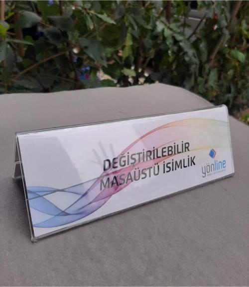 Üçgen Değiştirilebilir Şeffaf Yatay Masaüstü Isimlik - 20X7 Cm