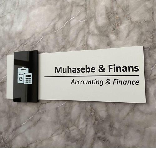 Basic Pearl Black Seri Muhasebe&Finans Yönlendirme Levhası