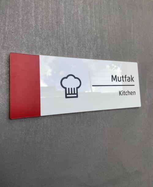 Pearl Red Serisi Kapı İsimliği Mutfak