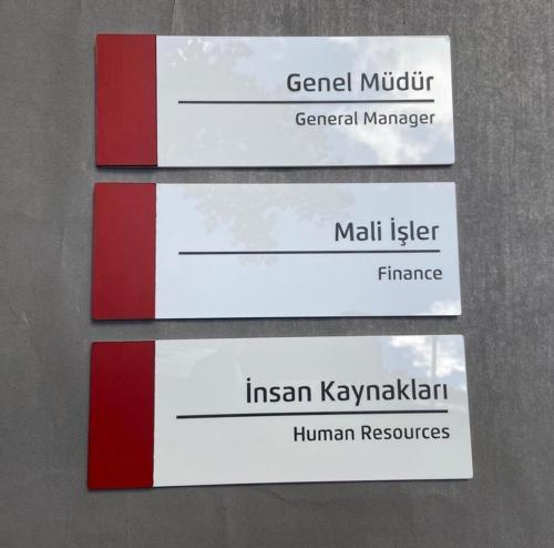 3 Adet Pearl Red Serisi Kapı İsimlikleri