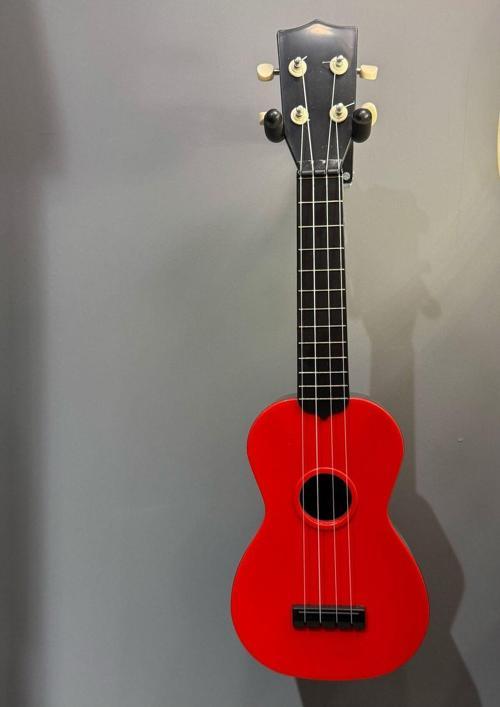 Kırmızı Soprano Ukulele