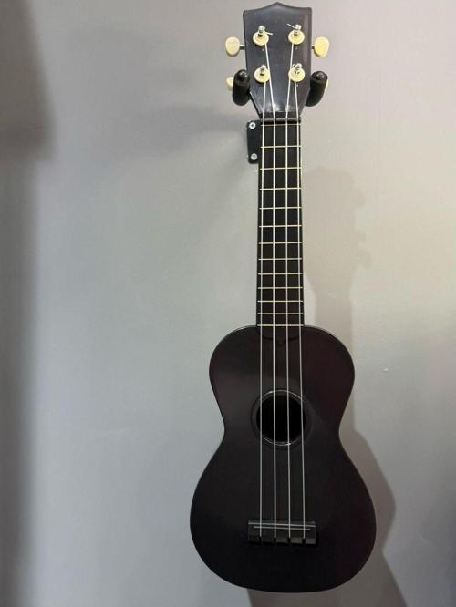 Siyah Soprano Ukulele