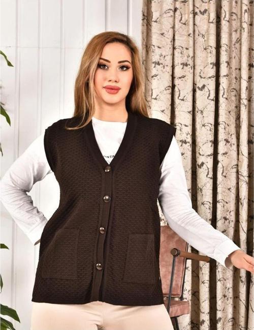 Kadın Düğmeli Kahverengi Triko Anne Yeleği Büyük Beden Tüylenmez Cepli Rahat Kesim Yelpaze Desen XL