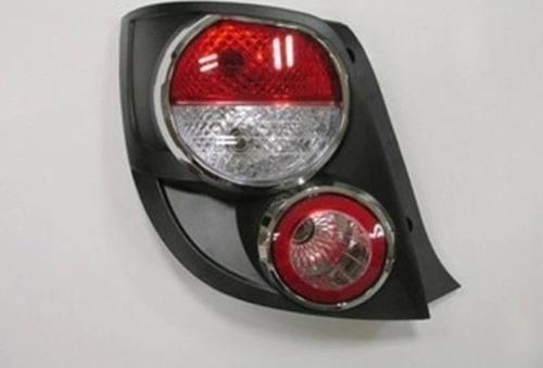 2011-2014 Chevrolet Aveo Hb Stop Lambası Sol Kırmızı-Beyaz (Nikelaj Çerçeveli) (Famella) (Adet) (Oem