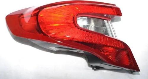 Fiat Egea 2015  Stop Lambası Sağ Dıs  Duysuz (Sedan) (Oem No:52102965)