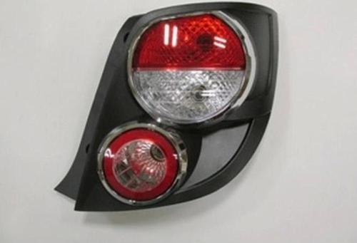 2011-2014 Chevrolet Aveo Hb Stop Lambası Sağ Kırmızı-Beyaz (Nikelaj Çerçeveli) (Famella) (Adet) (Oem
