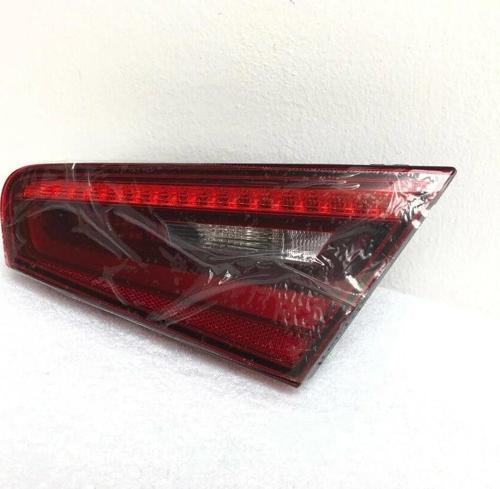 Stop Lambası Iç Sag Tek Kapı Ledlı - Hatchback Vw A3 Bm 13- (Oem No: 8V3945094B)
