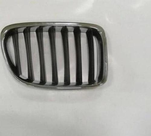 2013-2015 Bmw X1 E84 Ön Panjur Sağ Nikelajlı- İç Petekleri Siyah (Adet) (Oem No:51112993306)