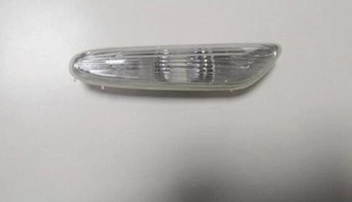 2009-2015 Bmw X1 E84 Çamurluk Sinyali Sağ Beyaz (Famella) (Adet) (Oem No:63137171006)
