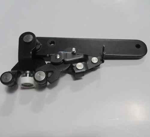 Fıat Doblo- 11/15; Sürgülü Kapı Alt Ray Bağlantısı Sağ (Oem No: 52062453)