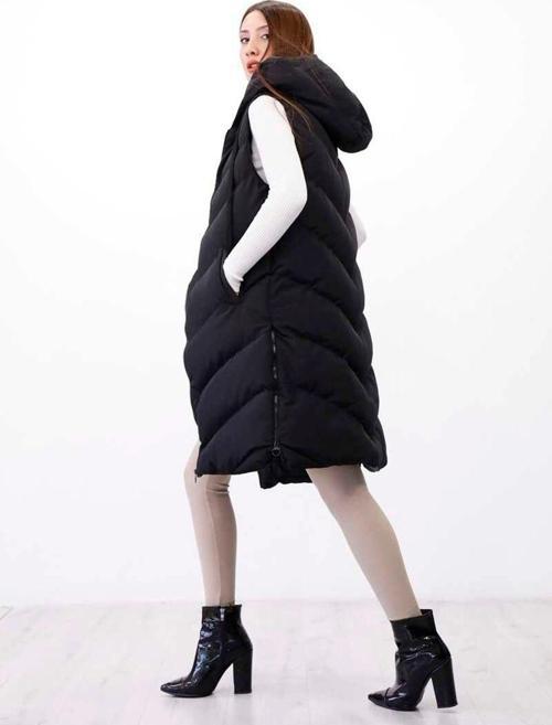 Siyah Kadın Kapüşonlu Uzun Yelek Yan Yırtmaçlı