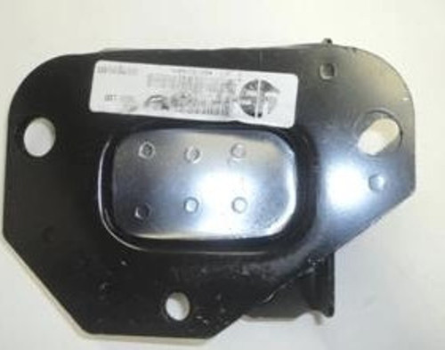 Nıssan Murano- 06/07; Arka Tampon Braketi Sağ (Oem No: 85220-Ca100)