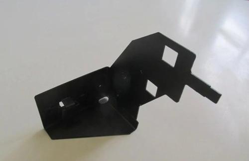Renault Clıo- 4- Hb- 16/20; Ön Tampon Çamurluk Bağlantı Braketi Sol (Sac) (Eagle Body) (Oem No: 6418