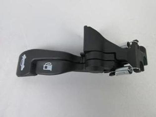 1999-2000 Toyota Corolla Ae111 Bagaj Kapağı Ve Depo Kapağı İç Açma Kolu (Mandalı) Plastik  (Adet) (O