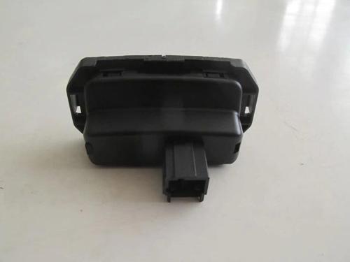 Renault Megane- 3- Hb- 14/15; Bagaj Açma Düğmesi (Butonu) (Oem No: 8200076256)