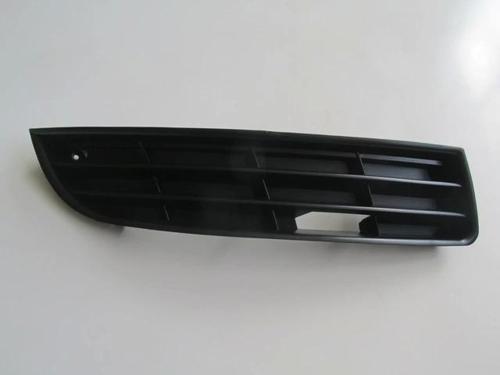 Volkswagen Passat- B6- 05/10; Sis Lamba Kapağı Sağ Siyah Sis Deliksiz (Tüv)(Tyg) (Oem No: 3C08536669